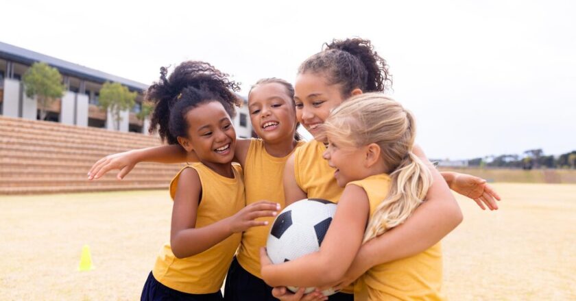 Escolinha de Futebol gratuita incentiva participação de meninas no Campo Limpo