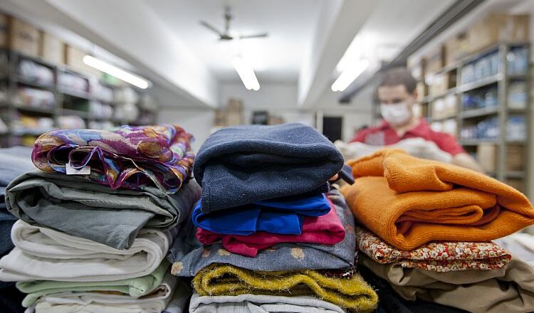Baixa temperaturas deixam população em situação de rua ainda mais vulnerável; Saiba onde doar roupas e cobertores